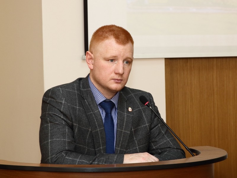 Минтранс Нижегородской области пообещал депутатам Заксобрания достать транспорт из-под земли