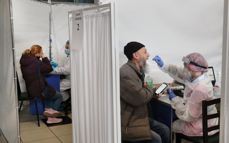 В России выявили менее 11 тыс. случаев COVID-19 за сутки