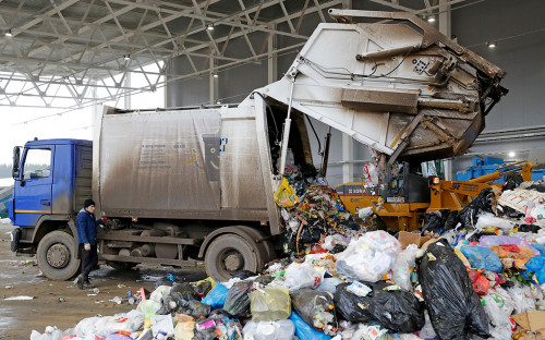 Власти предложили строить мусорные заводы «Ростеха» без экосбора