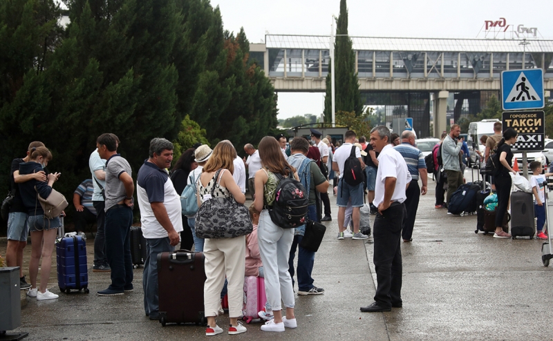 Авиакомпании предупредили о пиковой загрузке черноморских аэропортов