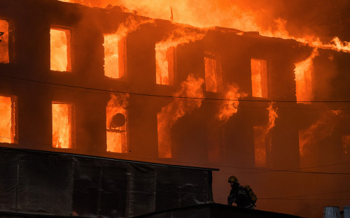 Названа основная версия пожара на «Невской мануфактуре»