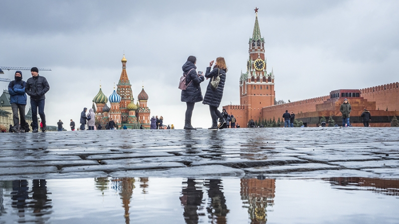 Посетителям Кремля разрешили приносить с собой напитки и еду
