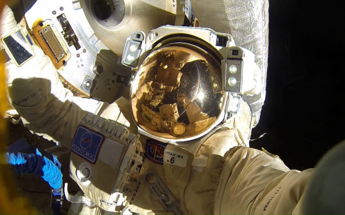 В «Роскосмосе» назвали зарплату космонавтов после повышения