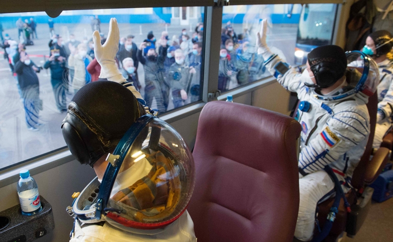 В «Роскосмосе» назвали зарплату космонавтов после повышения