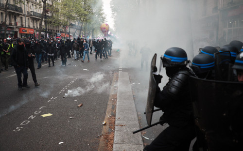 Демонстрации в крупных городах Европы переросли в столкновения с полиц