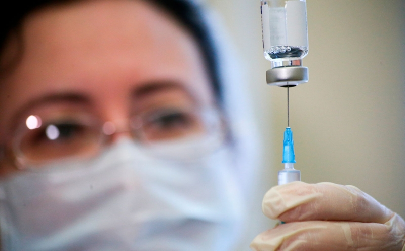 Российский бизнес пообещал сотрудникам за вакцинацию снегоходы и путев