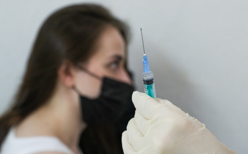 В Госдуме объяснили снятие с голосования поправок о вакцинации