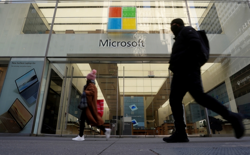 Чистая прибыль Microsoft выросла на 38% за финансовый год