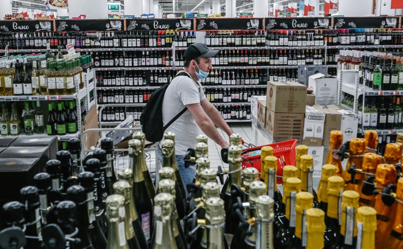 Минфин обсудил с рынком риски перебоев с импортом вина