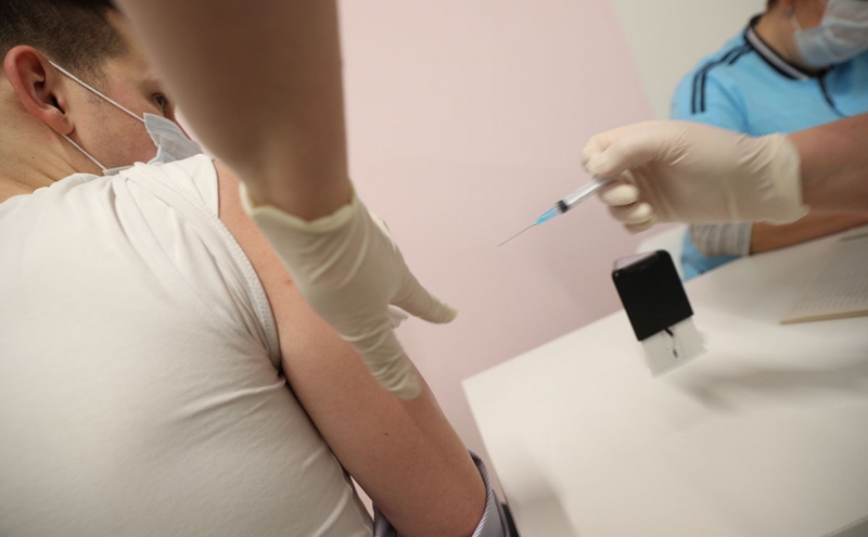 В саратовском минздраве посоветовали исключить секс привившимся от COV