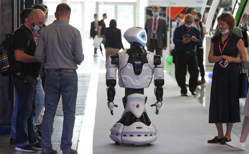 Россияне усомнились в способности роботов заменить их на работе