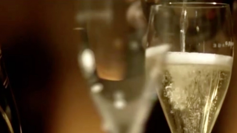 Французские виноделы решили возобновить поставки шампанского в Россию