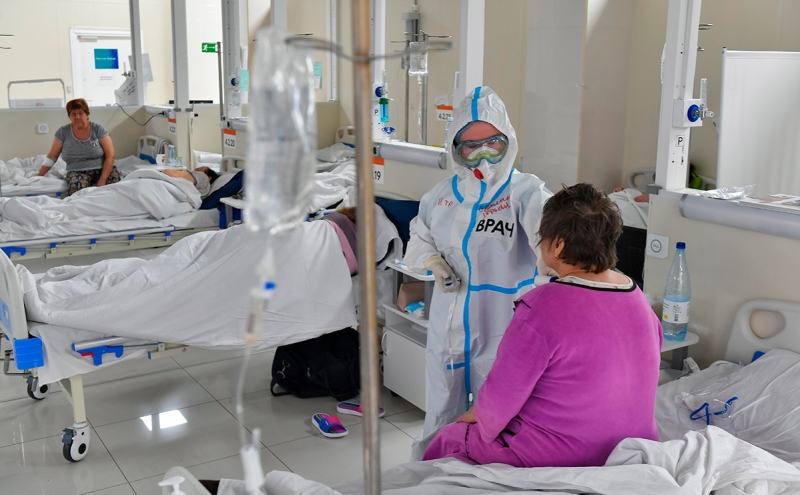 Четвертый день подряд от COVID-19 в России умерли более 1,2 тыс. человек
