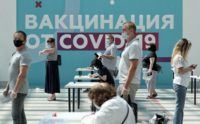 Власти Петербурга заявили о добровольной вакцинации для пенсионеров