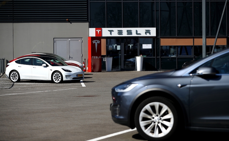 Илон Маск ответил на жалобы российских владельцев электромобилей Tesla