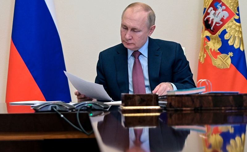 Путин подписал закон о пожизненном наказании для педофилов