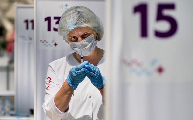 «Ростех» назвал сроки выпуска единой вакцины от COVID и гриппа