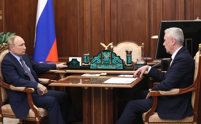 В Кремле раскрыли темы закрытой беседы Собянина и Путина