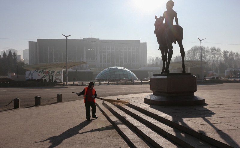 Брат Назарбаева перечислил 1 млрд тенге в основанный Токаевым фонд