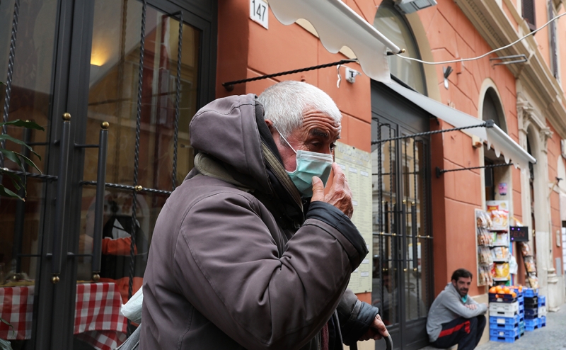 В Италии ввели штрафы для невакцинированных жителей старше 50 лет