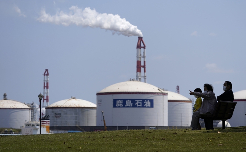 Япония высвободит 7,5 млн баррелей нефти из стратегических резервов