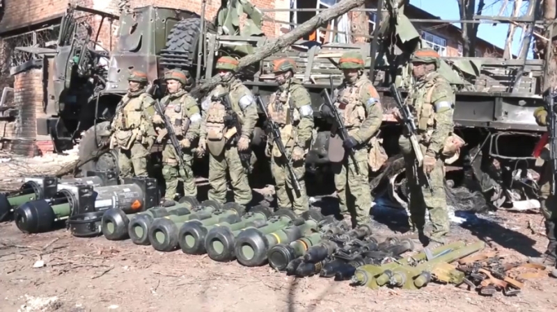 Минобороны показало захваченные ВДВ вооружения на Украине