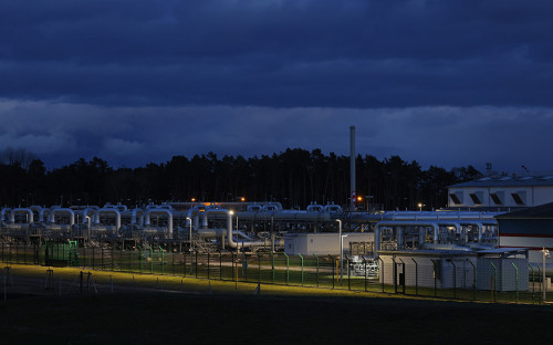 «Газпром» перешел к политике рубля и вентиля