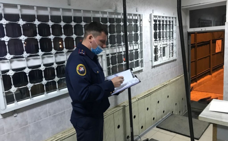 Суд арестовал санитаров тюремной больницы Саратова по подозрению в пытках
