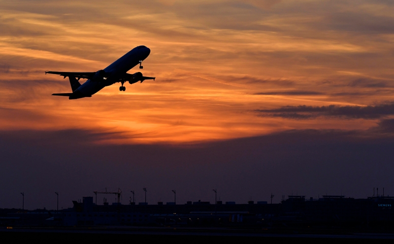 «Коммерсантъ» узнал о риске ухода с рынка для авиакомпании Royal Flight