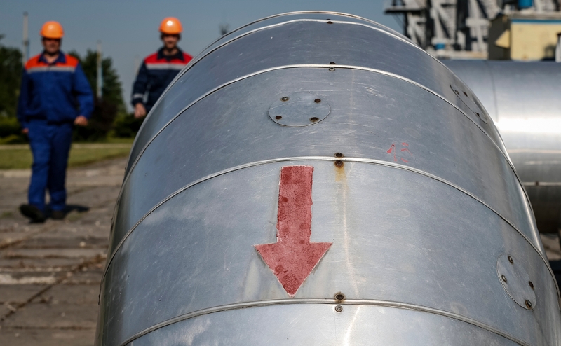 Шольц заявил о серьезных проблемах с отказом от нефти и газа из России