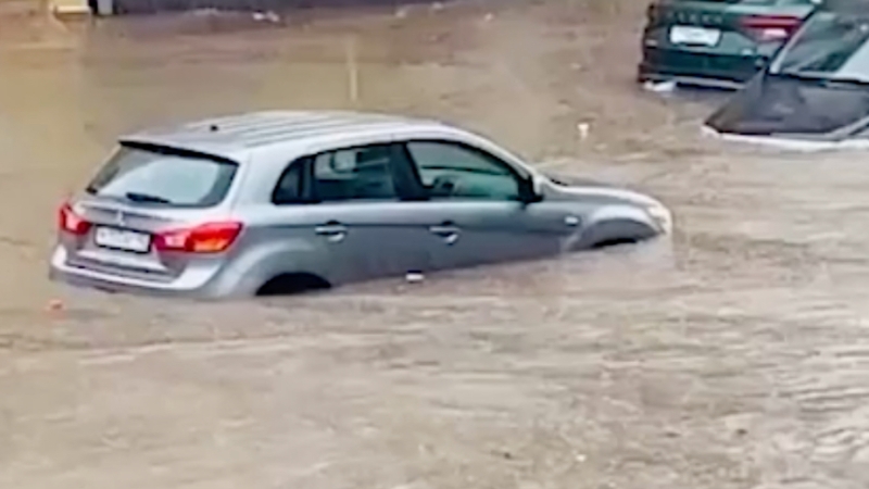 Затопленные улицы в Нижнем Новгороде после дождей. Видео