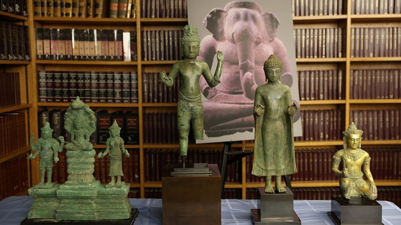 Камбоджа обвинила американского миллиардера в скупке краденых скульптур