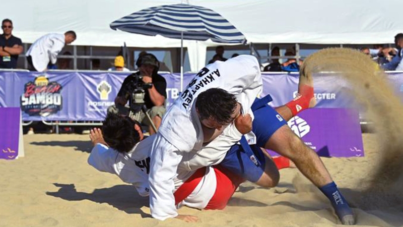 Кровь на песок: сборная России примет участие в ЧМ по пляжному самбо