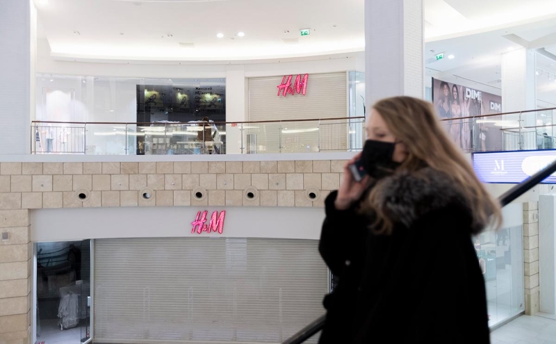 «Коммерсантъ» узнал детали плана H&M по уходу из России