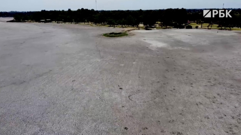 Как Ла-Нинья высушила озера в Аргентине. Видео