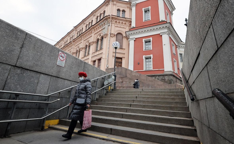 В Петербурге вновь ввели ограниченный масочный режим из-за гриппа