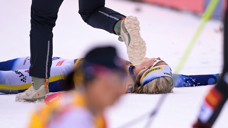 Победившая на «Тур де Ски» шведка Карлссон потеряла сознание после гонки