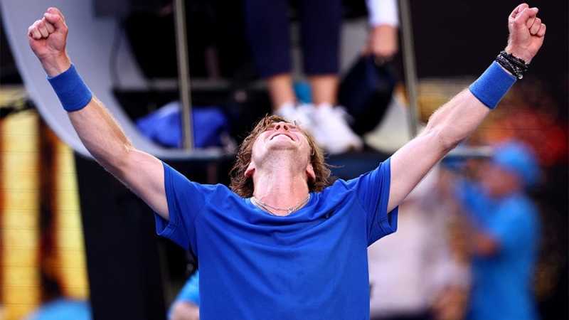 Теннисист Рублев вышел в четвертьфинал Australian Open