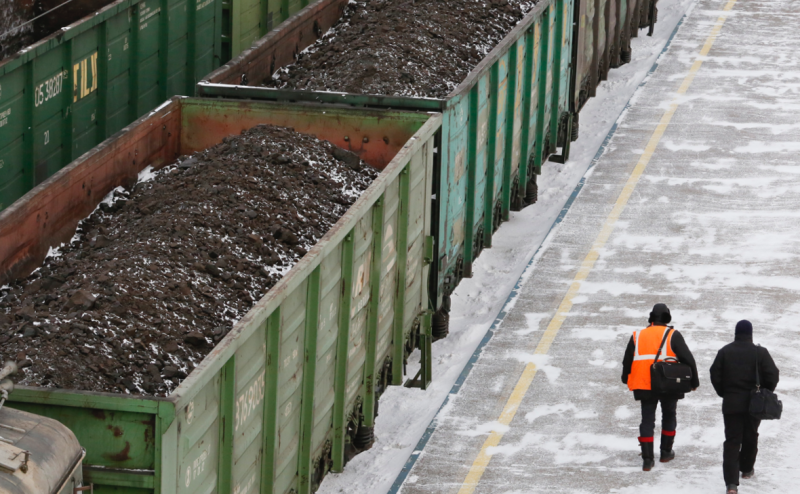 Казахстан нарастил транзит угля через Россию