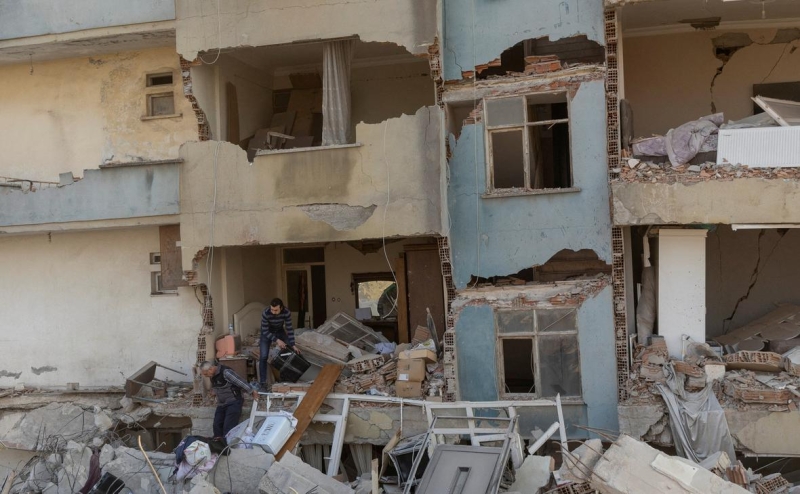 Минздрав Турции сообщил о 294 пострадавших при новых землетрясениях