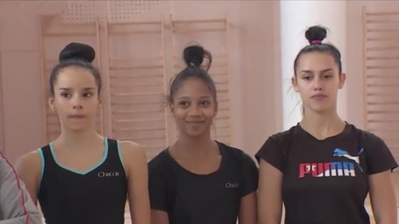 В академии «Небесная грация» проходят сборы художественных гимнасток с Кубы
