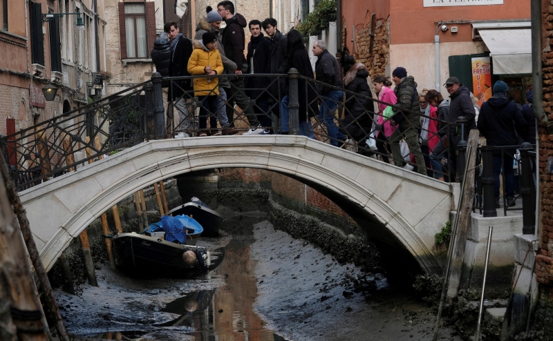 В Венеции почти пересохли каналы