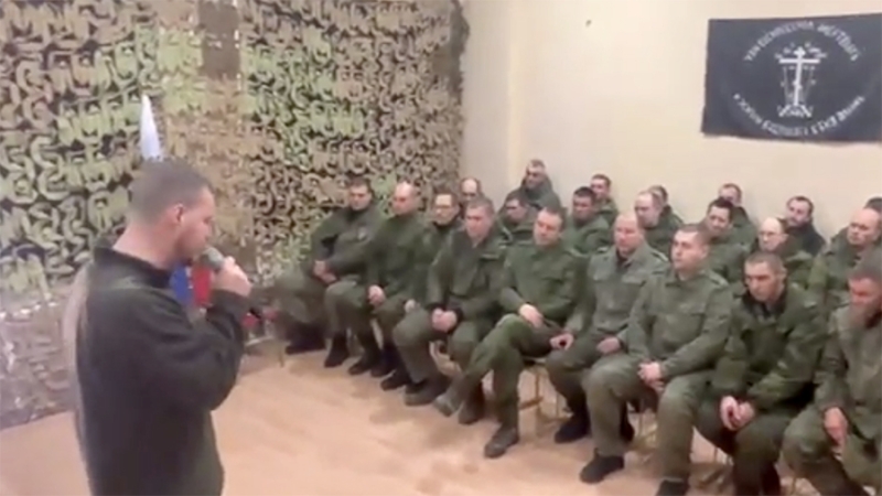 Рэпер Рич выступил перед российскими военными в ДНР
