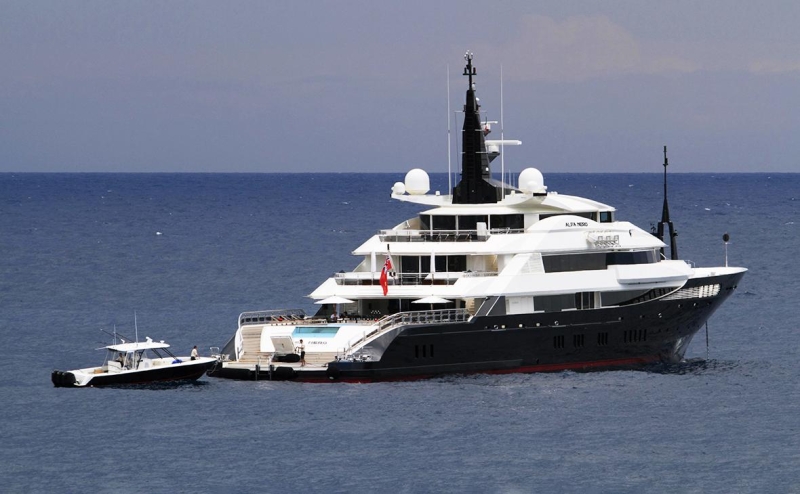 Власти Антигуа и Барбуды решили продать яхту «российского олигарха»