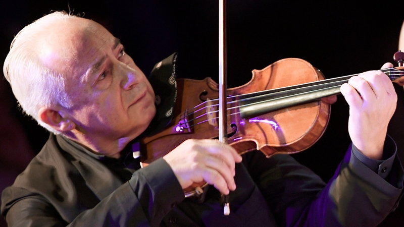 Первый и скрипка: Владимир Спиваков сыграл сложнейший опус XX века