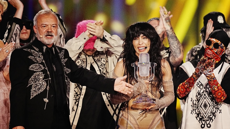 Просто песня: Швеция выиграла «Евровидение», Деппу заплатят $20 млн